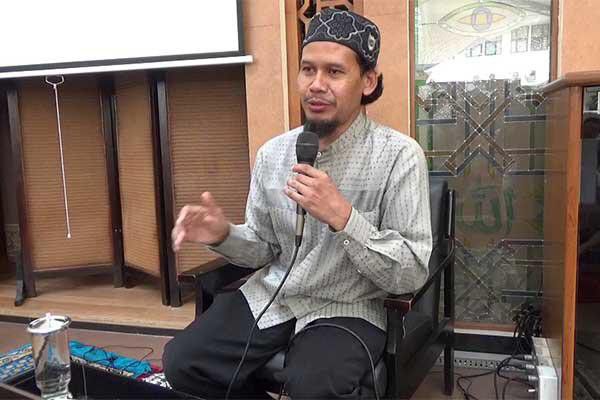 Rahmat-Baequni-Digiring-ke-Polda-Jabar-Diduga-Sebar-Hoaks-doc.sebar-hoaks-ivoox.id_