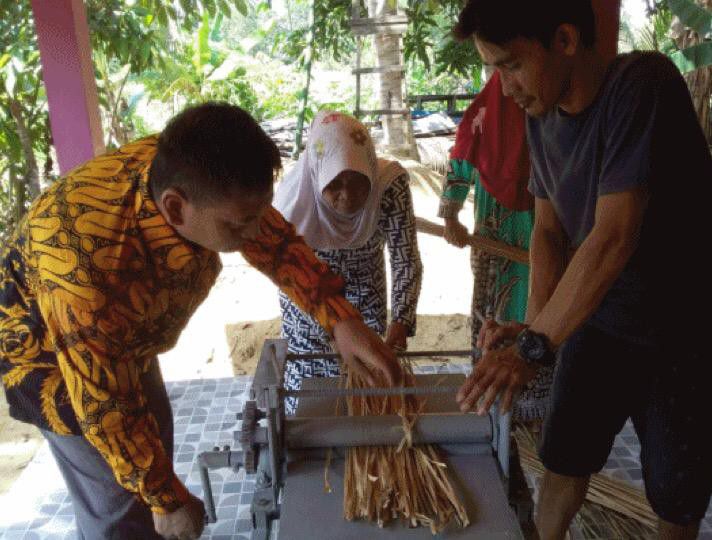 Tingkatkan-Produktivitas-BP2LHK-Banjarbaru-Kenalkan-Alat-Pletes-Purun-doc.tingkatkan-ivoox.id_