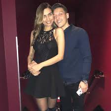mesut ozil dan amine