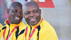 pelatih zimbabwe, Sunday Chidzambwa