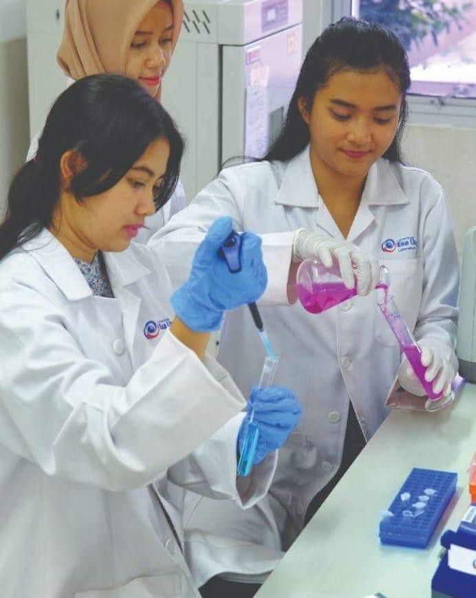 Farmasi-Esa-Unggul-Cetak-lulusan-Berjiwa-Farmapreneurship-doc.farmasi-ivoox.id_