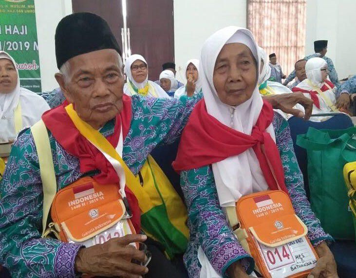 Inilah-Dia-Pasangan-Jamaah-Haji-Tertua-Asal-dari-Medan-Usianya-di-Atas-100-Tahun-doc.tertua-ivoox.id_