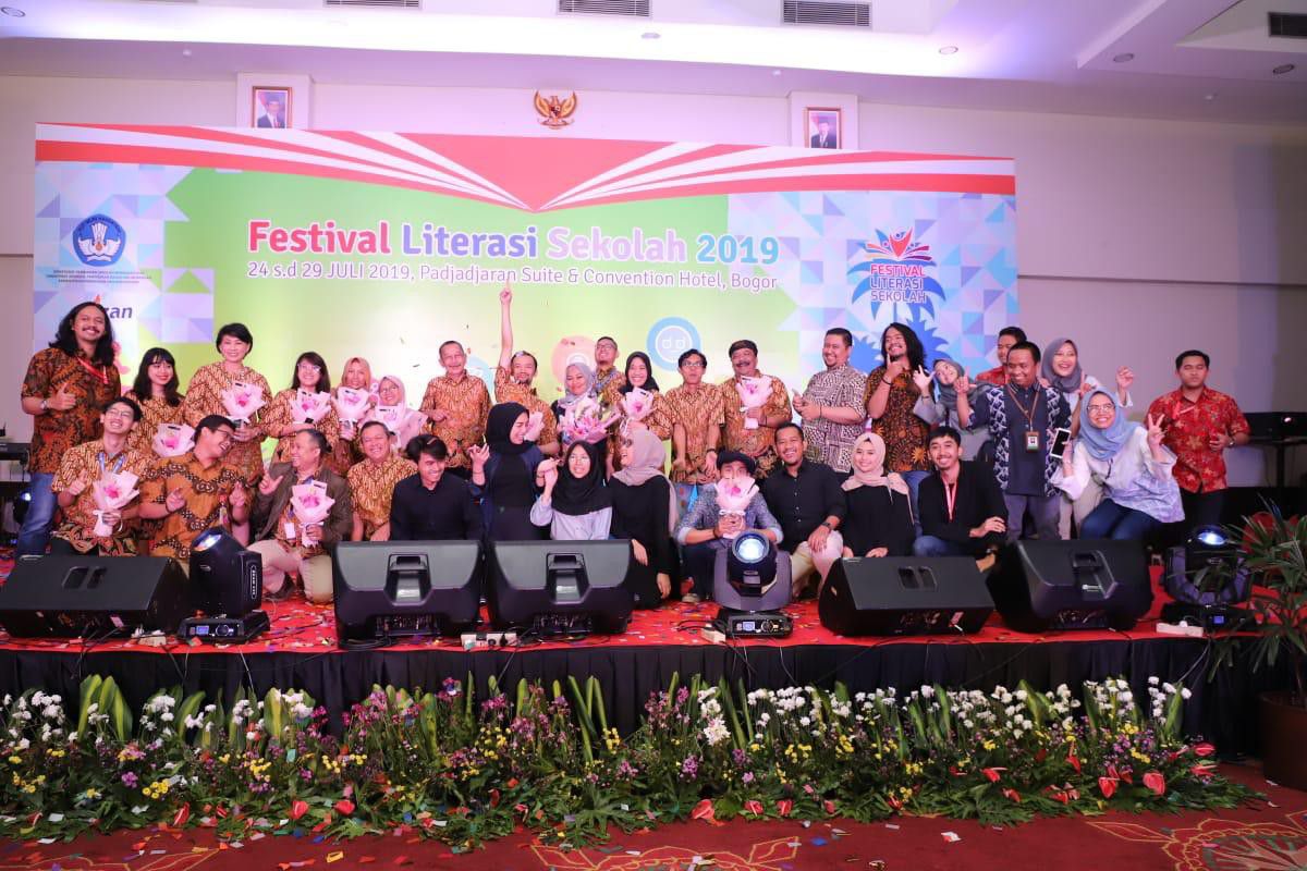 Jawa-Tengah-Raih-Juara-Umum-Lomba-Festival-Literasi-Sekolah-Tingkat-SMA-pada-FLS-2019-doc.Literasi-ivoox.id_