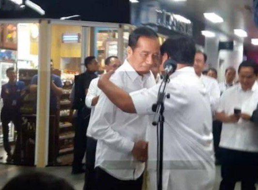 Jokowi-Prabowo-pun-Berpelukan-doc.berpelukan-ivoox.id_