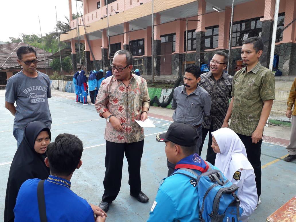 Kemenag-Pengibaran-Bendera-Tauhid-di-MAN-1-Sukabumi-Tidak-Terkait-HTI-doc.Kemenag-ivoox.id_