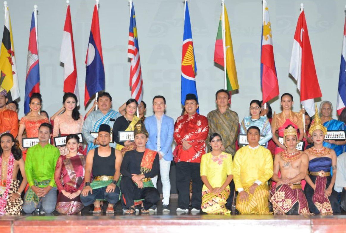 Kemendikbud-Indonesia-Tuan-Rumah-ASEAN-Dance-Contemporer-Festival-2019-doc.kemendikbud-ivoox.id_