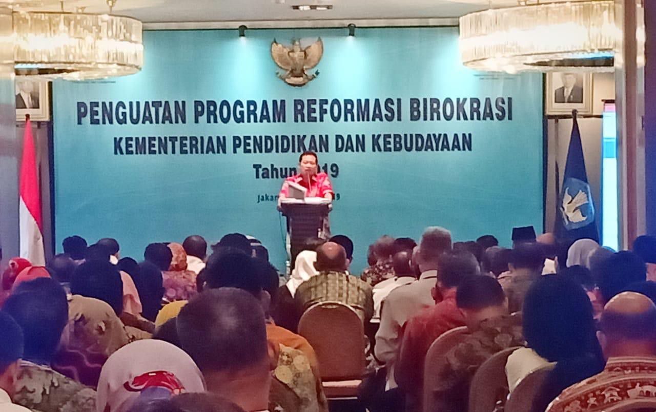 Kemendikbud-Wilayah-Birokrasi-yang-Bersih-dan-Melayani-adalah-Representasikan-Sikap-yang-Melayani-doc.Kemendikbud-ivoox.id_