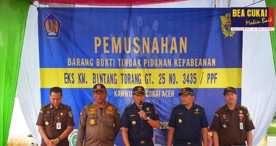 Lindungi-Masyarakat-Bea-Cukai-Kanwil-Aceh-Musnahkan-Bawang-Selundupan-doc.BeaCukai-ivoox.id_
