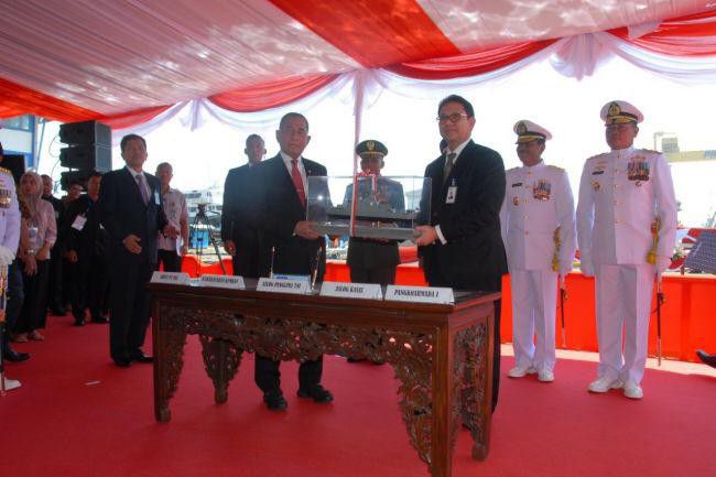 Menhan-Menerima-Penyerahan-1-Unit-Platform-Kapal-Cepat-Rudal-KCR-60-Meter-doc.Menhan-ivoox.id_