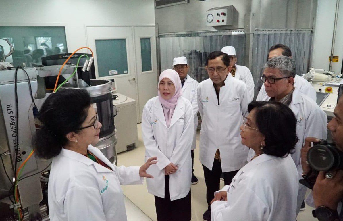 Menkes-Tinjau-Kesiapan-Laboratorium-Bio-Farma-doc.menkes-ivoox.id_