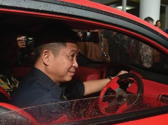 Pemerintah-Terus-Dorong-Program-Mobil-Listrik-doc.dorong-ivoox.id_