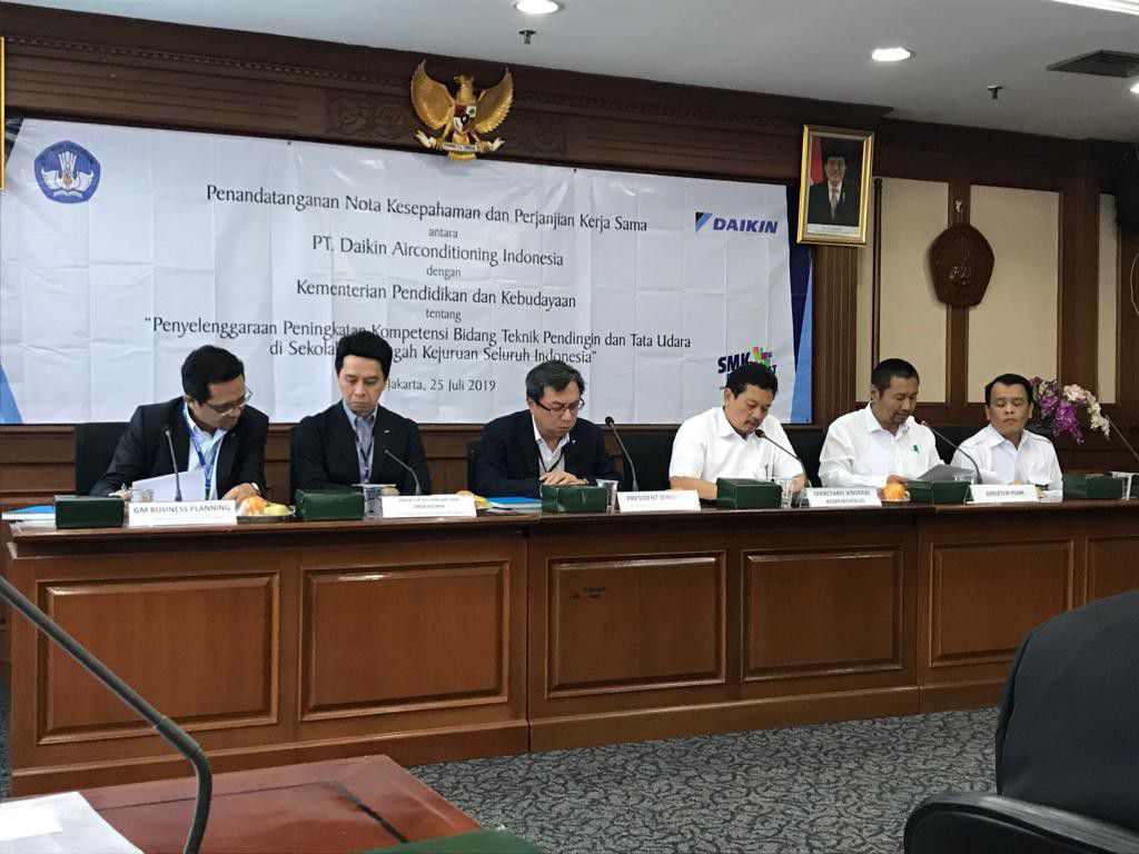Perkuat-Link-and-Match-DUDI-dan-SMK-Kemendikbud-Gandeng-Daikin-Kembangkan-Keahlian-Teknik-Pendingin-dan-Tata-Udara-doc.kemendikbud-ivoox.id_