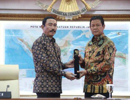 SK-Plt-Gubernur-Kepri-Isdianto-diserahkan-Kemendagri-Hari-Sabt-Ini-doc.sk-plt-ivoox.id_
