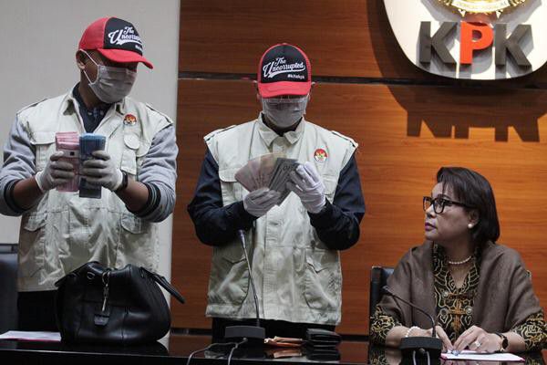 Sumber-Duit-Miliaran-Rupiah-yang-Disita-di-Rumah-Dinas-Gubernur-Kepri-ditelusuri-KPK-doc.dumber-duit-ivoox.id_