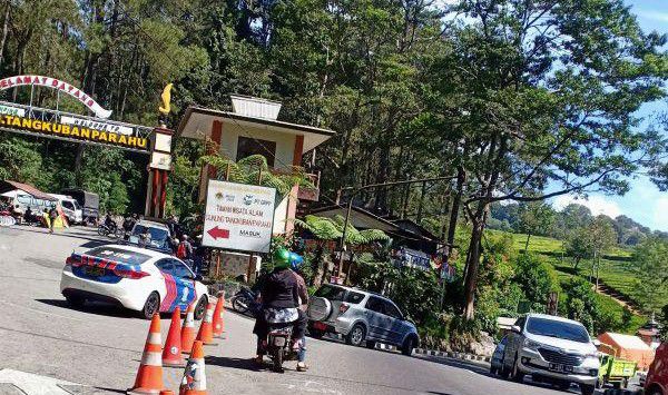 Warga-Sekitar-Tangkuban-Perahu-masih-Beraktivitas-doc.warga-ivoox.id_
