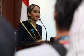 cinta laura 1
