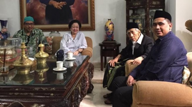 mbah moen megawati