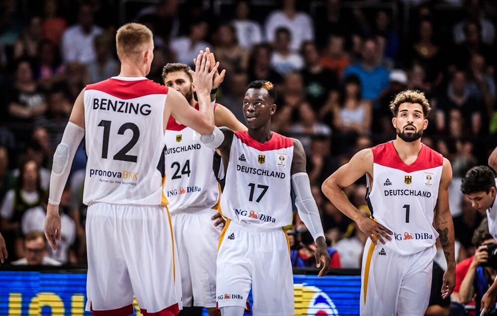 Dennis Schroeder
