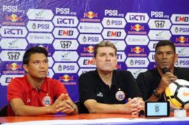 Julio Banuleos - persija