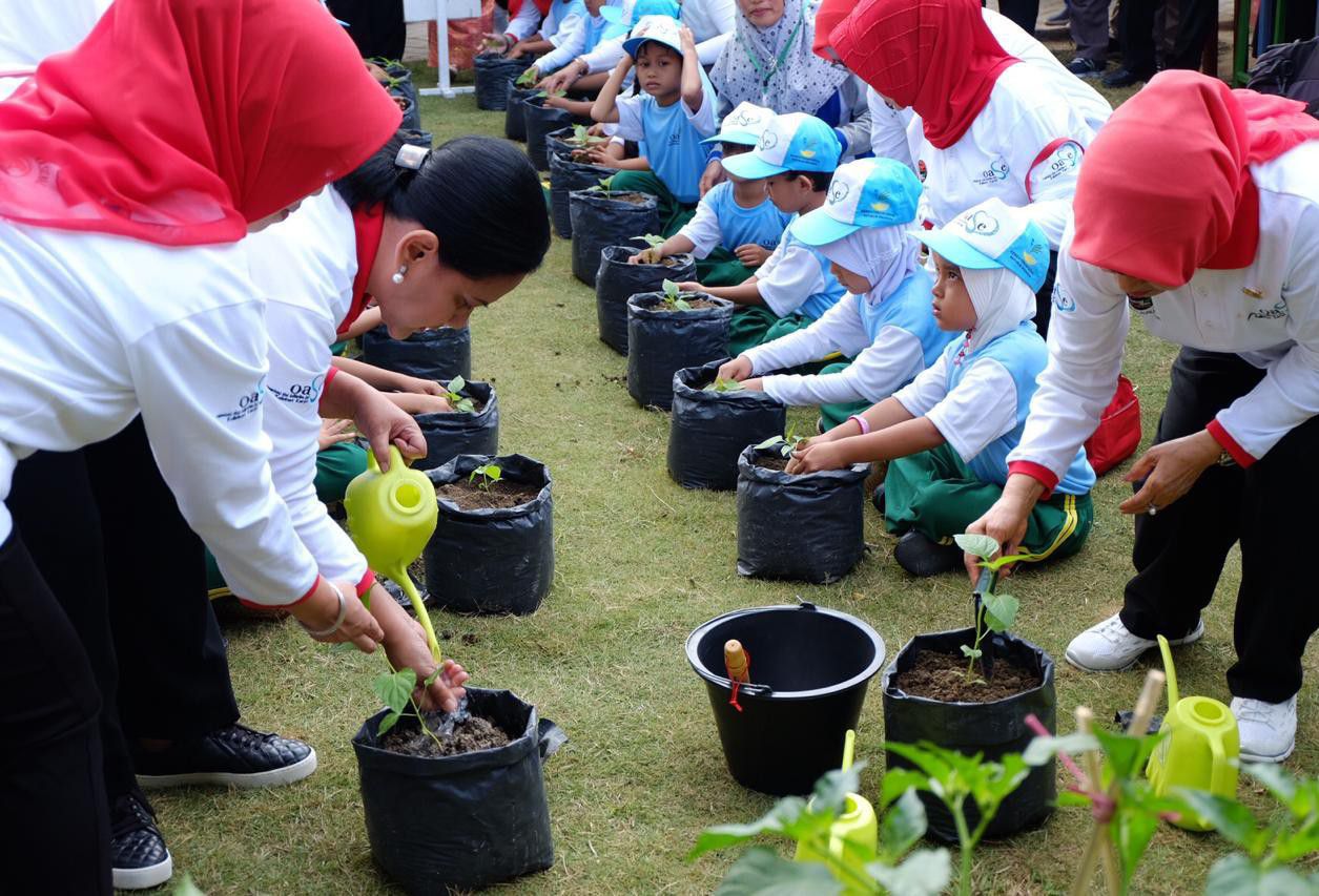 Kementan-dan-OASE-Ajak-Anak-Mengenal-Pertanian-Sejak-Dini-doc.kementan-ivoox.id_-1