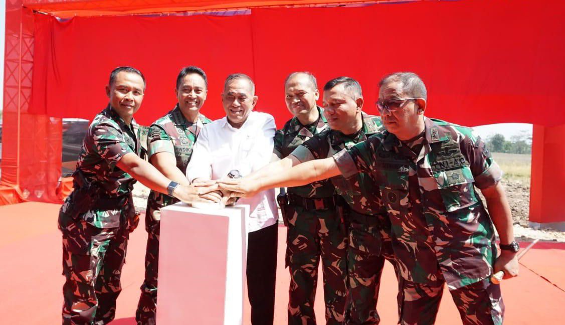 Menhan-dan-Kasad-Resmikan-Ground-Breaking-Fasilitas-Latihan-Pertempuran-Kota-di-PusdiklatpassusBatujajar-doc.menhan-kasad-ivoox.id_