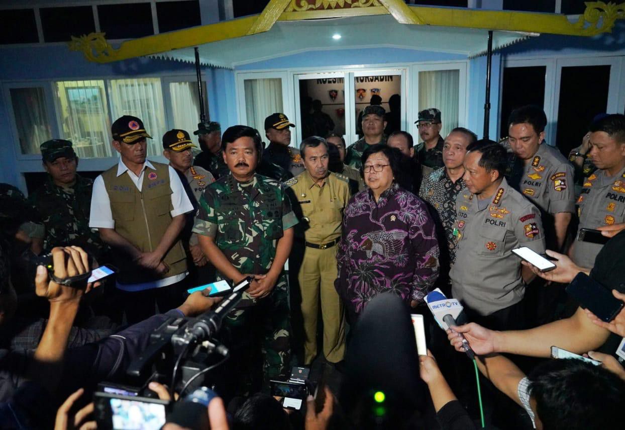 Menteri-KLHK-Panglima-TNi-Kapolri-dan-Kepala-BNPB-Tinjau-Langsung-Penanganan-Karhutla-Riau-doc.klhk-ivoox.id_