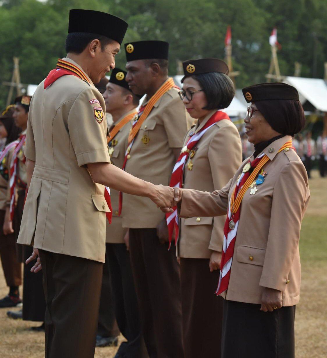Presiden-Jokowi-Pimpin-Upacara-Peringatan-Hari-Pramuka-ke-58-doc.pimpin-upacara-ivoox.id_