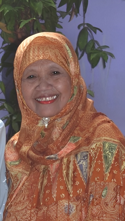 Nyai Hj. Erin Muzayanah