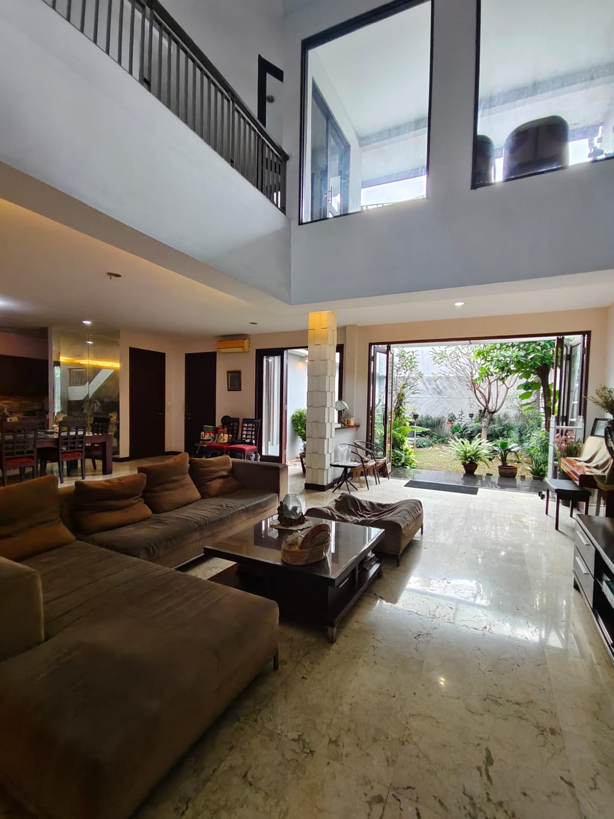 Dijual Rumah di Pondok Indah Dijual Rumah di Pondok Indah