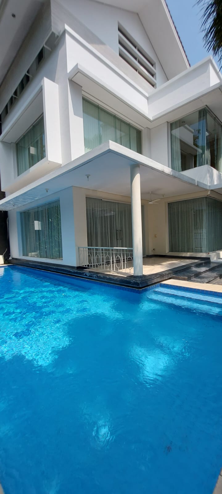 DISEWAKAN Rumah Jl. Kencana Indah, Pondok Indah DISEWAKAN Rumah Jl. Kencana Indah, Pondok Indah
