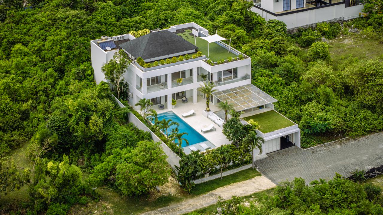 FOR SALE – LUXURY VILLA IN BUKIT UNGASAN, BALI FOR SALE – LUXURY VILLA IN BUKIT UNGASAN, BALI