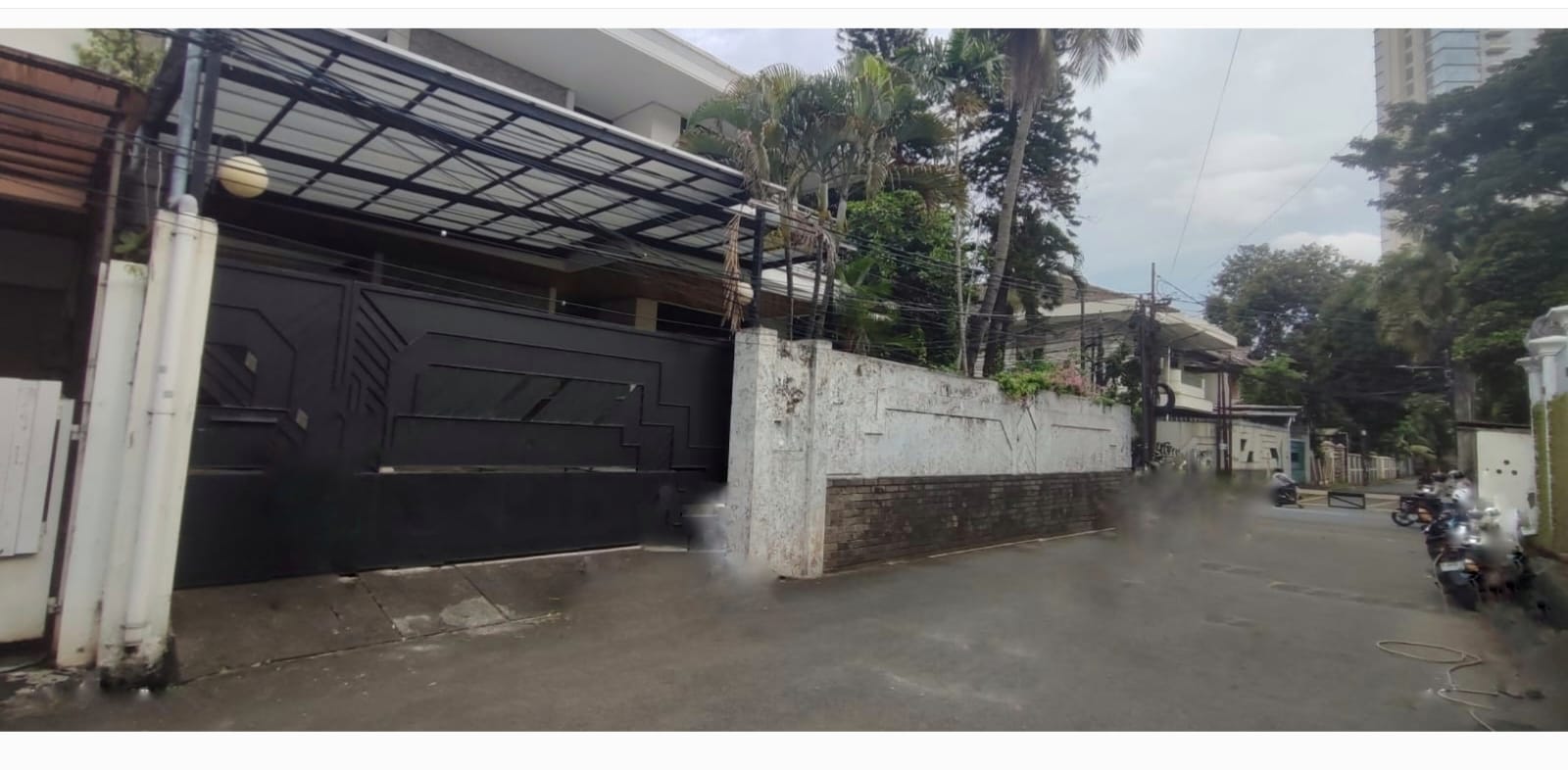 Dijual Rumah Tua Hitung Tanah Simprug Jaksel Dijual Rumah Tua Hitung Tanah Simprug Jaksel