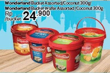 Promo Harga Wonderland Assorted Biscuit/Kelapa/Wafer Assorted/Coconut  - Carrefour