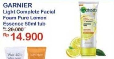 Promo Harga GARNIER Light Complete Pure Lemon Essence 50 ml - Indomaret