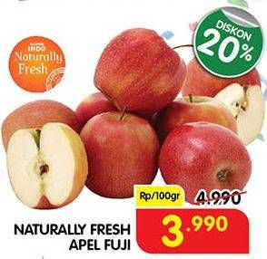 Promo Harga NATURALLY Fresh Apel Fuji per 100 gr - Superindo