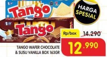 Promo Harga Tango Wafer Chocolate, Vanilla Milk 163 gr - Superindo