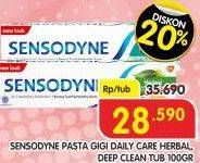 Promo Harga Sensodyne Pasta Gigi Herbal, Deep Clean 100 gr - Superindo