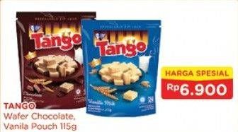 Promo Harga TANGO Wafer Chocolate, Vanilla Milk 115 gr - Alfamart