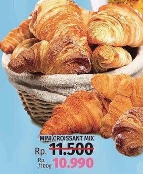 Promo Harga Mini Croissant Mix per 100 gr - LotteMart