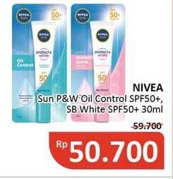 Promo Harga NIVEA Sun Face Serum Protect & White SPF 50+ Oil Control, Instant Aura 30 ml - Alfamidi