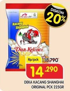 Promo Harga DUA KELINCI Kacang Shanghai Original 225 gr - Superindo