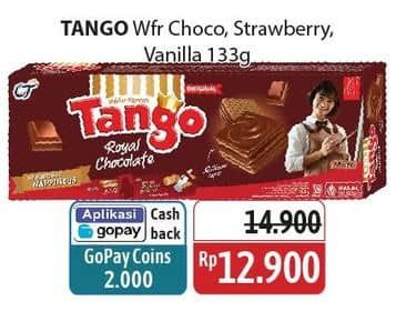 Promo Harga Tango Wafer Chocolate, Strawberry Jam, Vanilla Milk 133 gr - Alfamidi