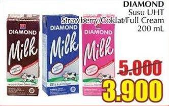 Promo Harga DIAMOND Milk UHT Strawberry, Coklat, Full Cream 200 ml - Giant