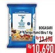 Promo Harga Bogasari Tepung Terigu Kunci Biru 1000 gr - Hypermart