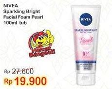 Promo Harga NIVEA Facial Foam Sparkling Bright 100 ml - Indomaret