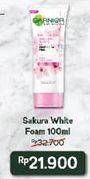 Promo Harga GARNIER Sakura White Foam 100 ml - Indomaret