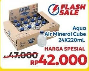 Promo Harga Aqua Air Mineral 220 ml - Indomaret