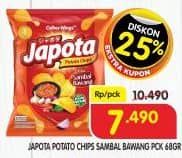 Promo Harga Japota Potato Chips Sambal Bawang 68 gr - Superindo