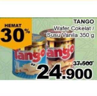 Promo Harga TANGO Wafer Cokelat/Susu Vanila 350 g  - Indomaret