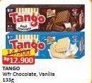 Promo Harga Tango Wafer Chocolate, Vanilla Milk 115 gr - Alfamart
